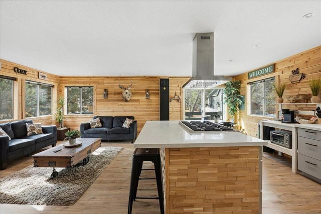 465 Wabash Lane, Sugarloaf, CA 92386