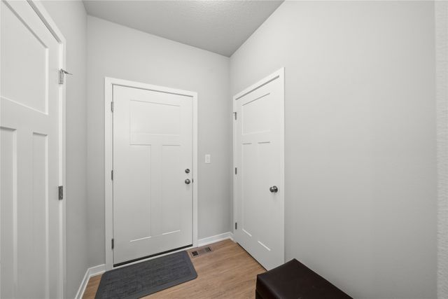 54 Keeneland Court, Pleasant Hill, IA 50327