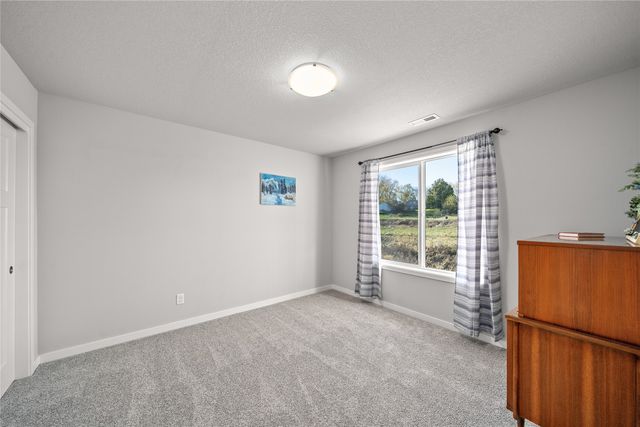 54 Keeneland Court, Pleasant Hill, IA 50327