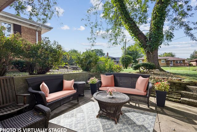541 E 166th Place, South Holland, IL 60473
