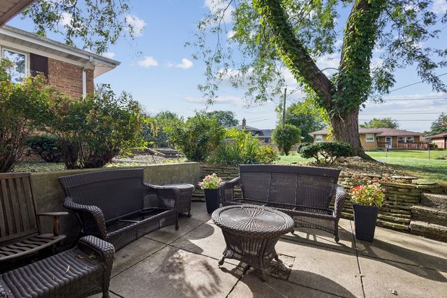 541 E 166th Place, South Holland, IL 60473