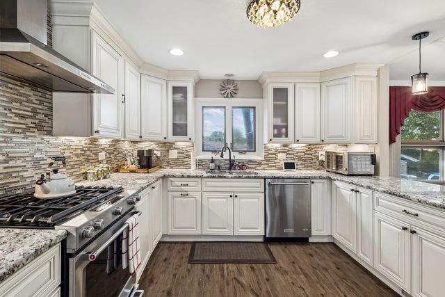 541 E 166th Place, South Holland, IL 60473