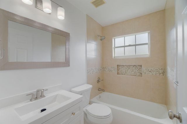 1070 Sweet Briar Place, Wellington, FL 33414
