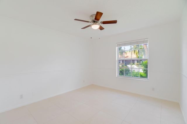 1070 Sweet Briar Place, Wellington, FL 33414