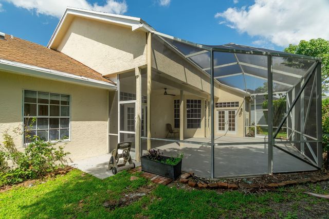 1070 Sweet Briar Place, Wellington, FL 33414