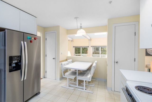 303 Turtleback Rd, Barnstable, MA 02648