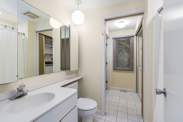 303 Turtleback Rd, Barnstable, MA 02648