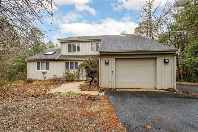 303 Turtleback Rd, Barnstable, MA 02648