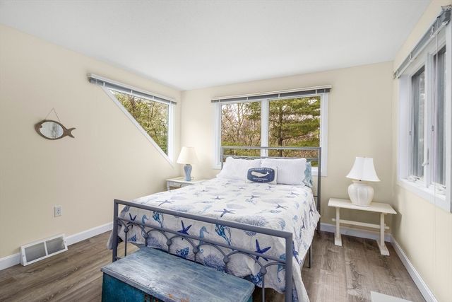 303 Turtleback Rd, Barnstable, MA 02648