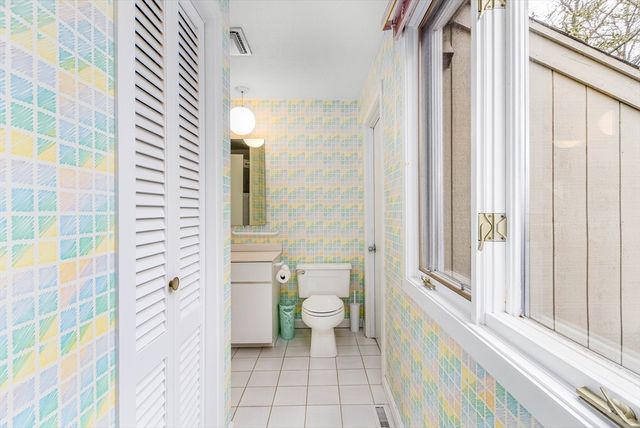 303 Turtleback Rd, Barnstable, MA 02648