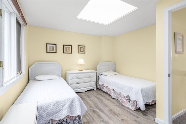 303 Turtleback Rd, Barnstable, MA 02648