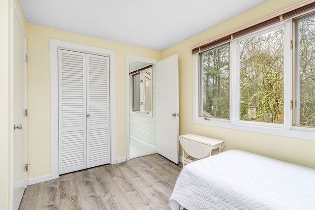 303 Turtleback Rd, Barnstable, MA 02648