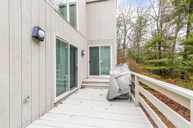 303 Turtleback Rd, Barnstable, MA 02648