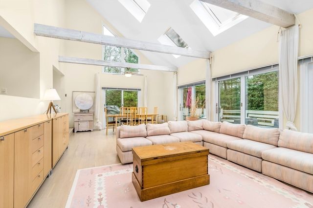 303 Turtleback Rd, Barnstable, MA 02648