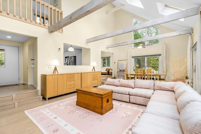 303 Turtleback Rd, Barnstable, MA 02648