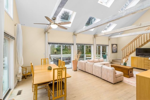 303 Turtleback Rd, Barnstable, MA 02648