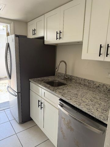 1913 NE 2nd Street 1, Pompano Beach, FL 33060