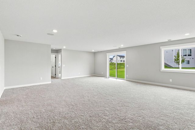 17750 Empire Trail, Lakeville, MN 55044