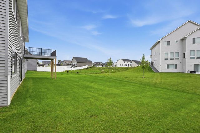 17750 Empire Trail, Lakeville, MN 55044