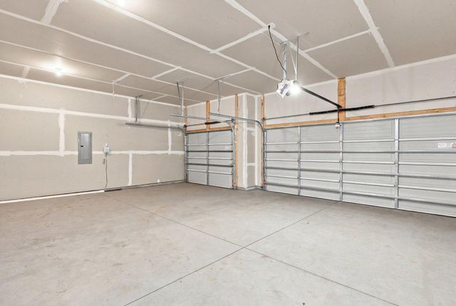 17750 Empire Trail, Lakeville, MN 55044