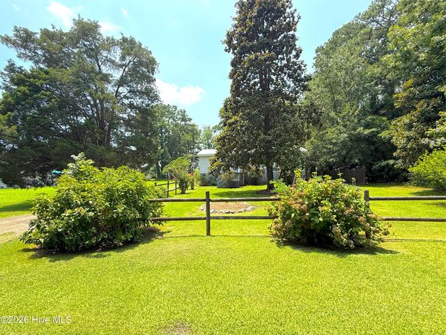 1035 W Bay Street, Belhaven, NC 27810