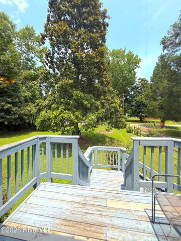 1035 W Bay Street, Belhaven, NC 27810