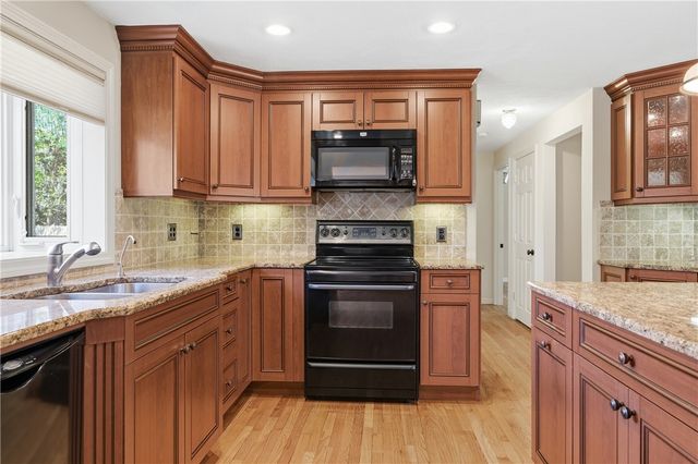 1 Thomas Drive, Cumberland, RI 02864