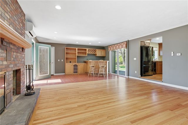 1 Thomas Drive, Cumberland, RI 02864