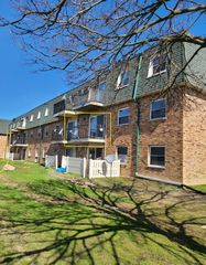 9950 S 84th Terrace 215, Palos Hills, IL 60465