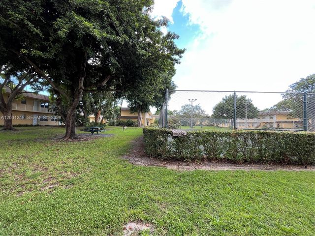5192 NE 6th Ave 802, Oakland Park, FL 33334