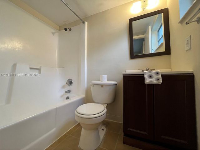 5192 NE 6th Ave 802, Oakland Park, FL 33334