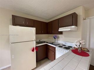 5192 NE 6th Ave 802, Oakland Park, FL 33334