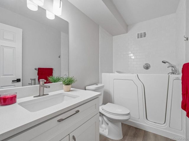 635 S Alton Way 4B, Denver, CO 80247