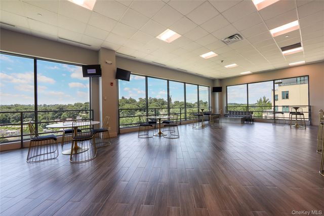 701 Ridge Hill Boulevard 11J, Yonkers, NY 10710