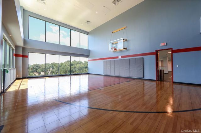 701 Ridge Hill Boulevard 11J, Yonkers, NY 10710