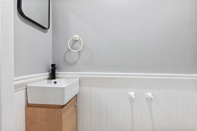 100 Bouve Ave, Brockton, MA 02301