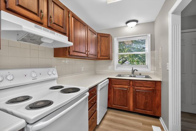 3413 Springlake Drive, Lexington, KY 40517