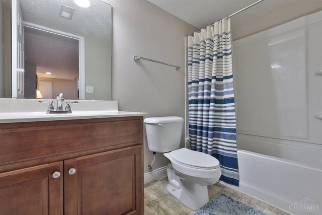 1757 Woodruff Lane, Wyoming, OH 45215