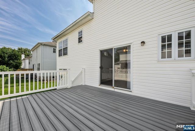 758 Manchester Way, Paramus, NJ 07652