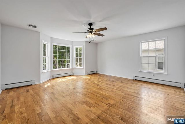 758 Manchester Way, Paramus, NJ 07652