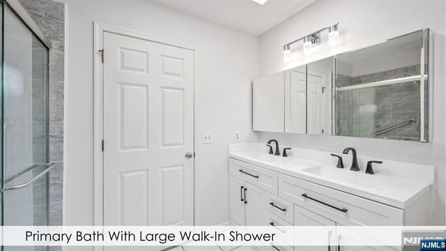 758 Manchester Way, Paramus, NJ 07652