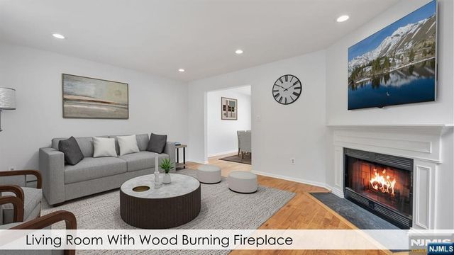 758 Manchester Way, Paramus, NJ 07652