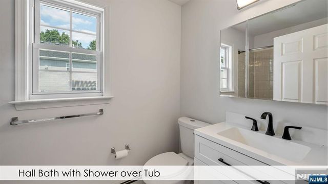 758 Manchester Way, Paramus, NJ 07652