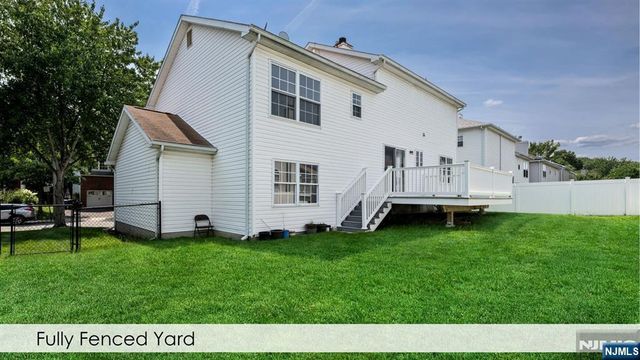758 Manchester Way, Paramus, NJ 07652