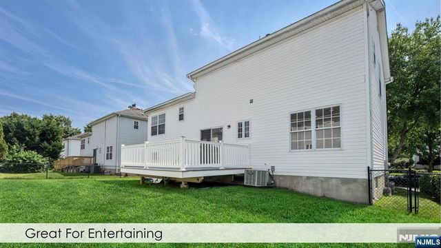 758 Manchester Way, Paramus, NJ 07652