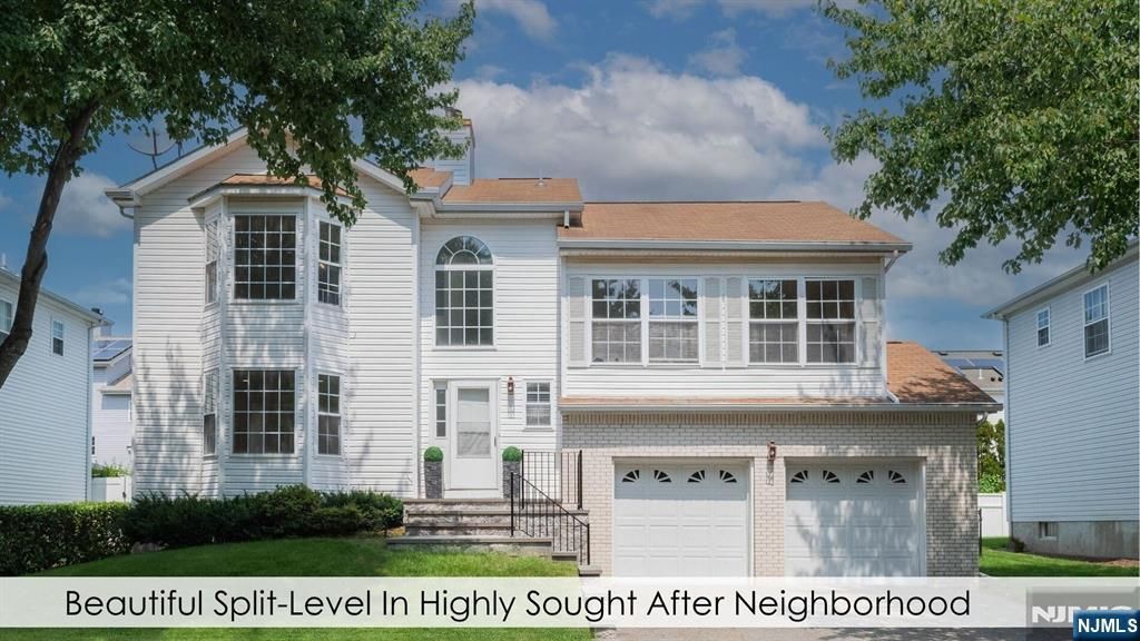 758 Manchester Way, Paramus, NJ 07652