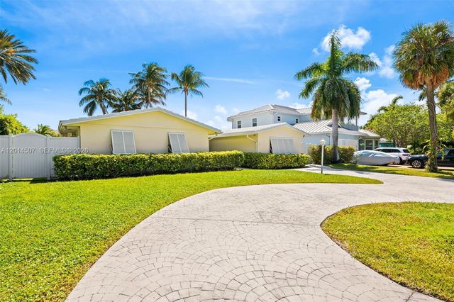 2548 SE 12th St, Pompano Beach, FL 33062
