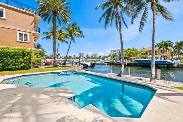 2548 SE 12th St, Pompano Beach, FL 33062