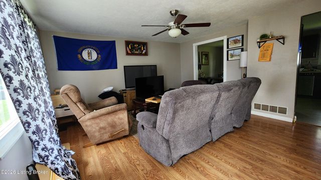 4709 Aledo Ct, Louisville, KY 40229