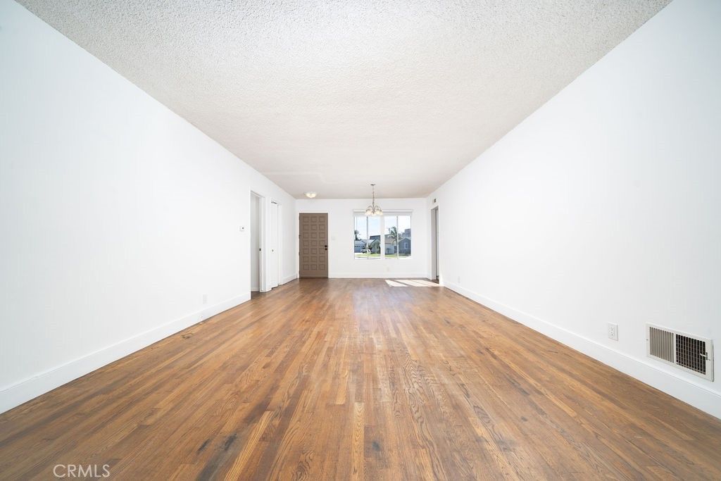 Image 6 of property listing at 13708 Judah Avenue, Hawthorne, CA 90250